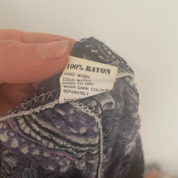 Hipster Capri soft pants - Picture 3 of 3